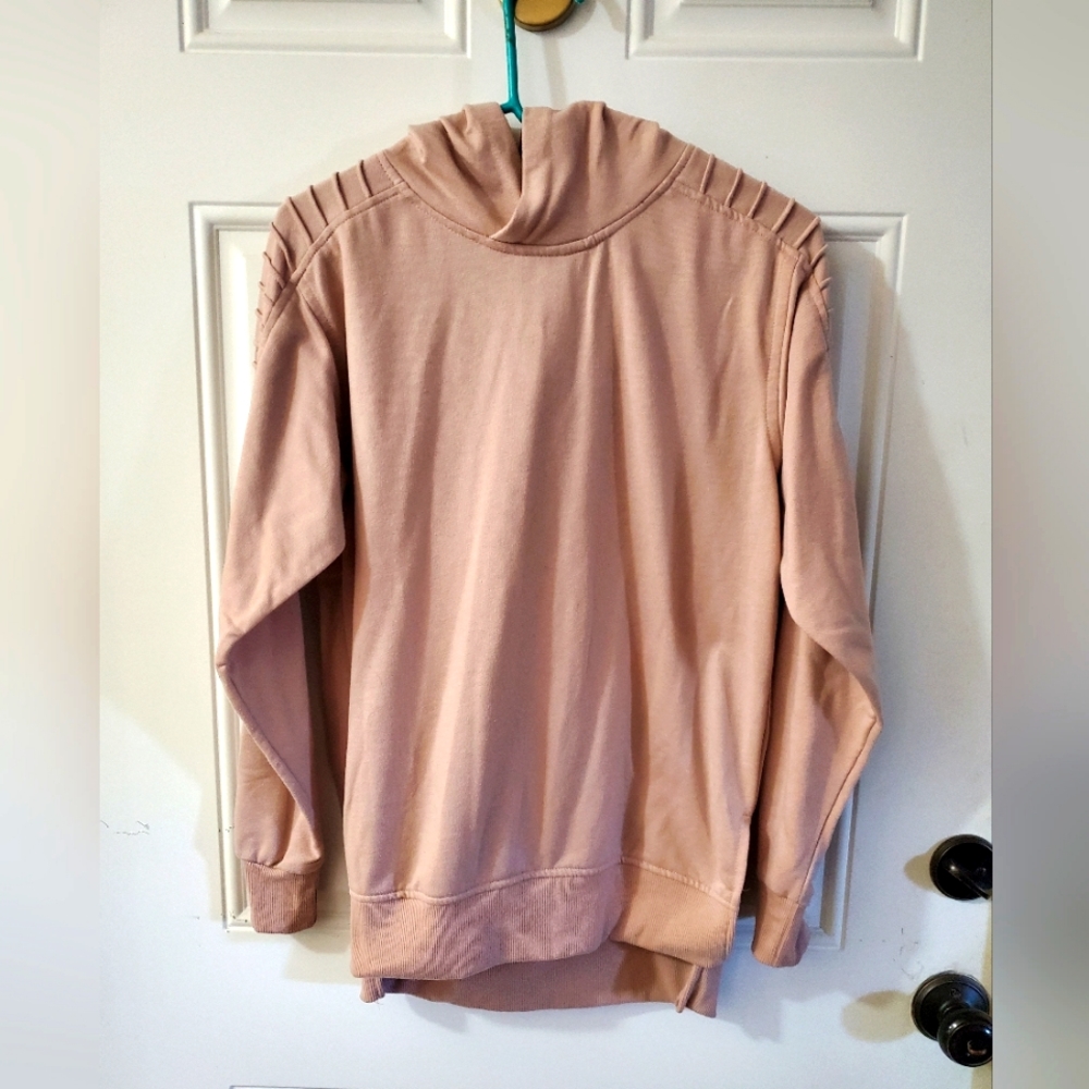 Truth Substance Commen Sense Pullover Small